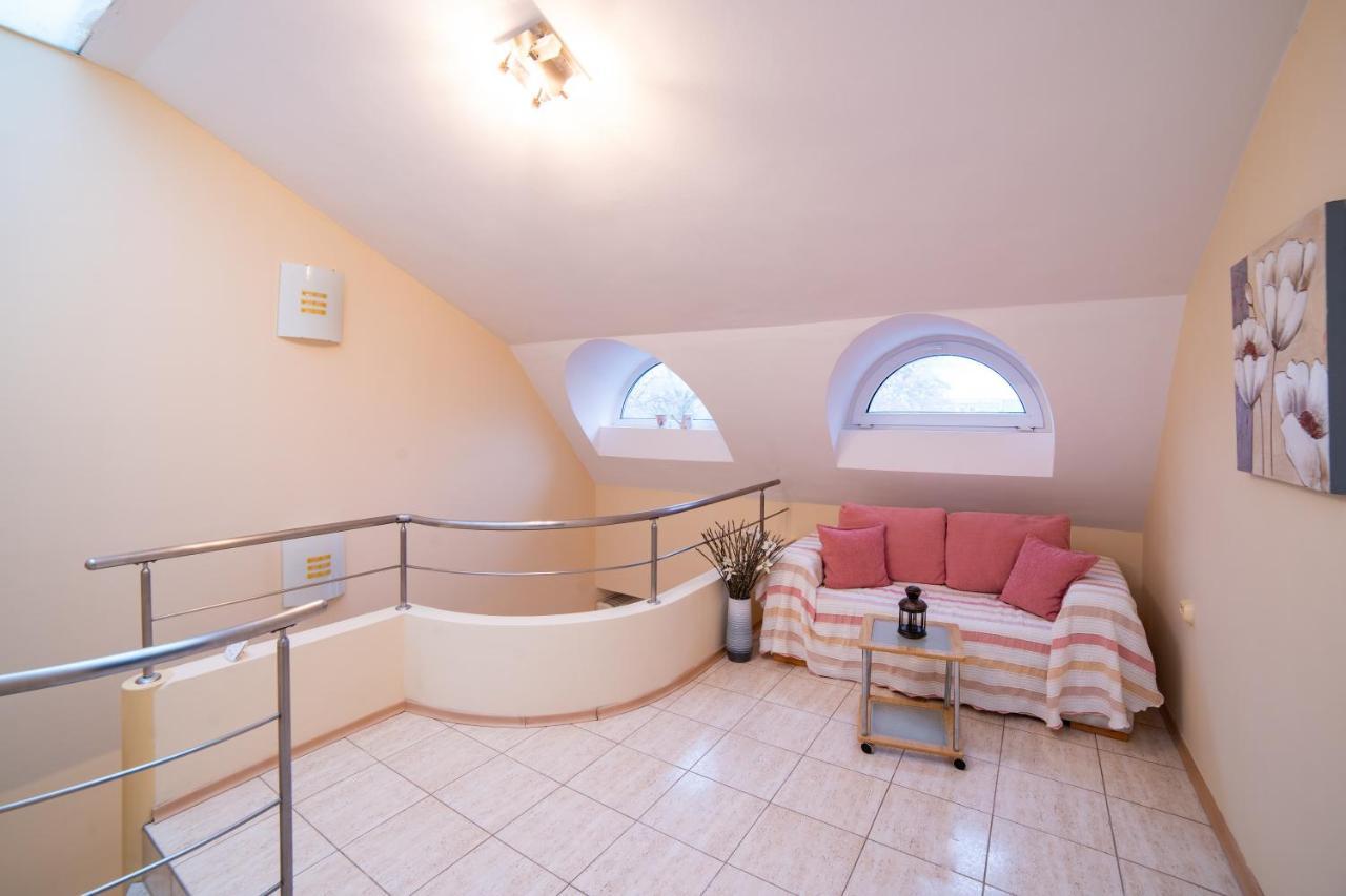 Maisonette Picadilly Varna Esterno foto