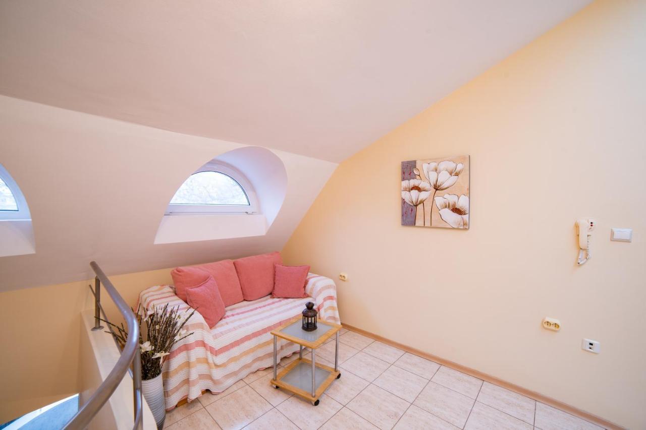 Maisonette Picadilly Varna Esterno foto